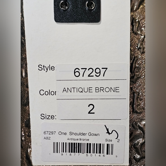 Mac Duggal 67297 1-Shoulder Metallic Ballgown In Ant. Brze Size 2 NWT MSRP $598 - Picture 11 of 14